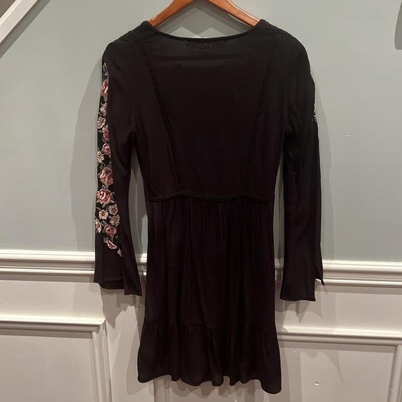 Pink Martini black embroidered xs dress - Picture 4 of 4